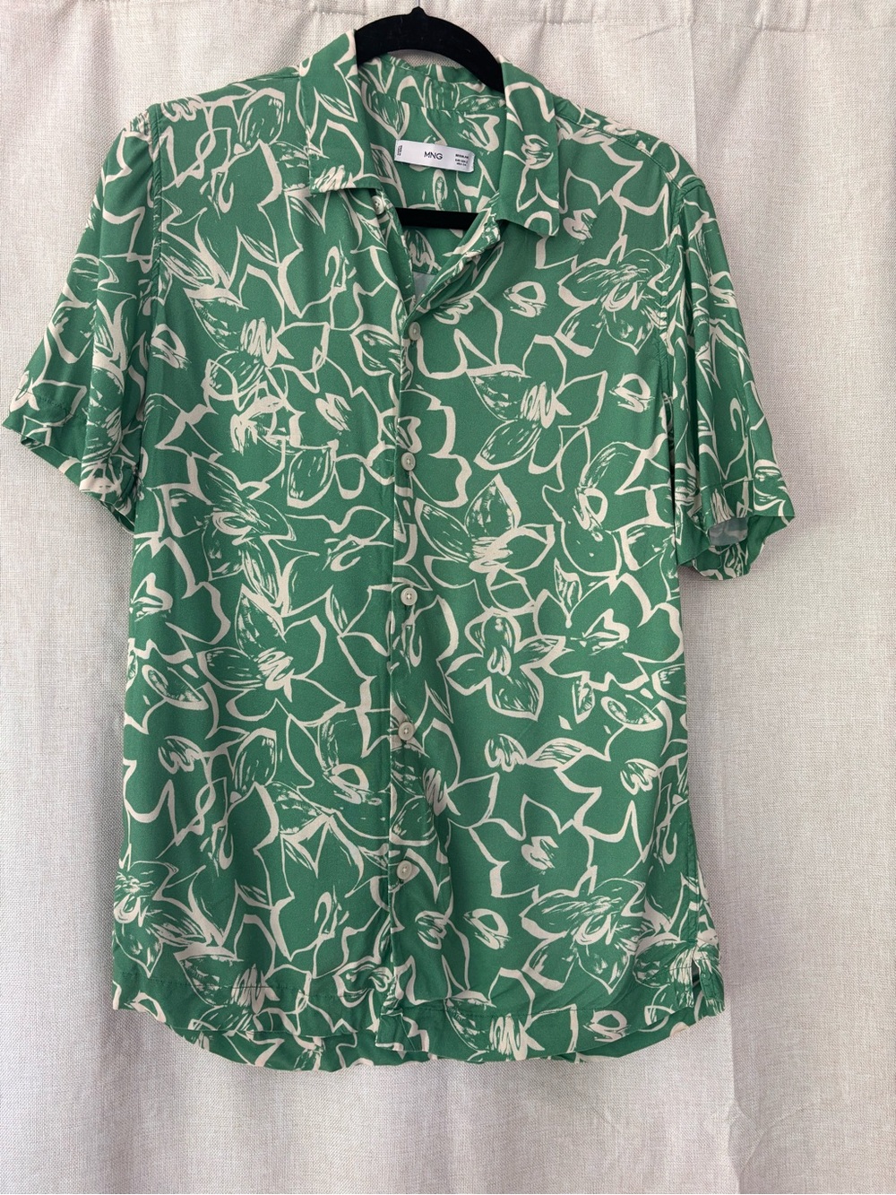 MNG Mango Green Floral Button Front Blouse 100% Viscose Short Sleeve Size S